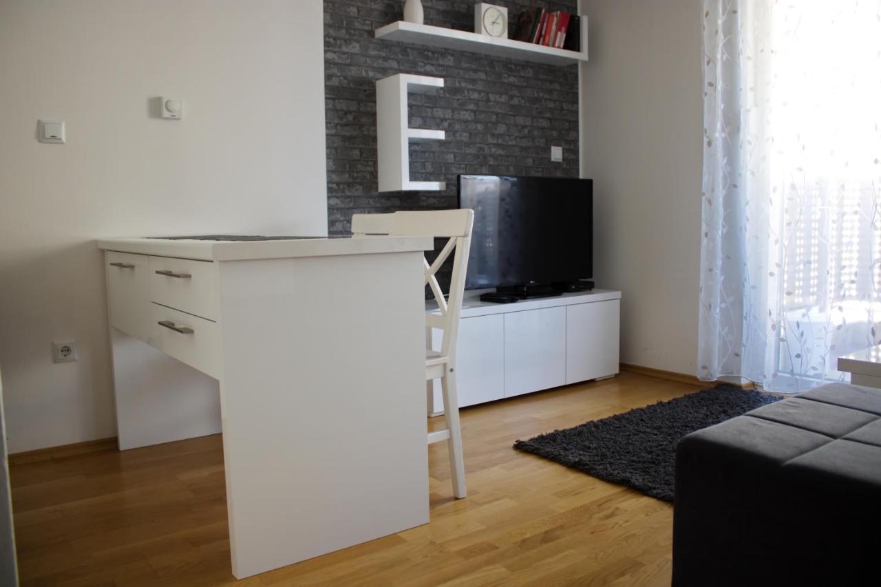Studio Apartman Miljacka 13 ซาราเยโว ภายนอก รูปภาพ